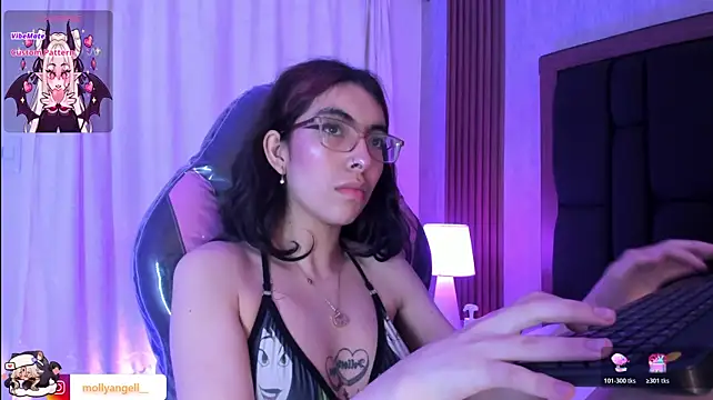 Molly_A Chat XXX in diretta