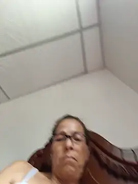 צ'אט XXX בשידור חי של sexiigatica
