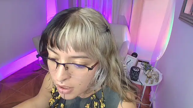 lena_w_'s Live XXX Chat