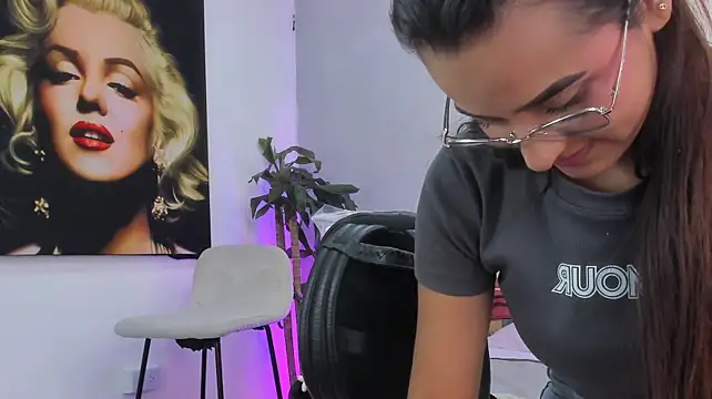 kendra_london's Live XXX Chat
