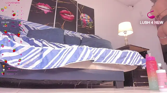 Yiovanna's Live XXX Chat