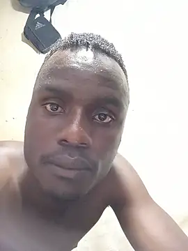 Sexboi254 Adlı Modelin Canlı XXX Sohbeti