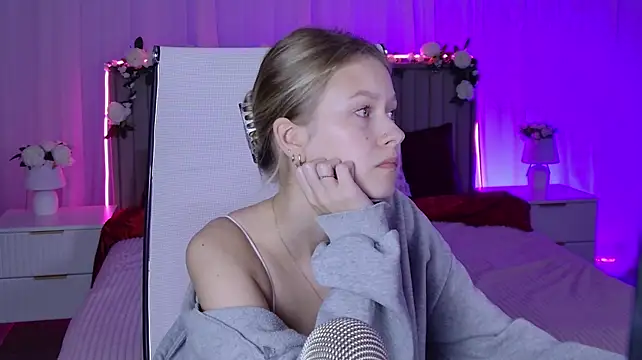 EveMundie's Live XXX Chat