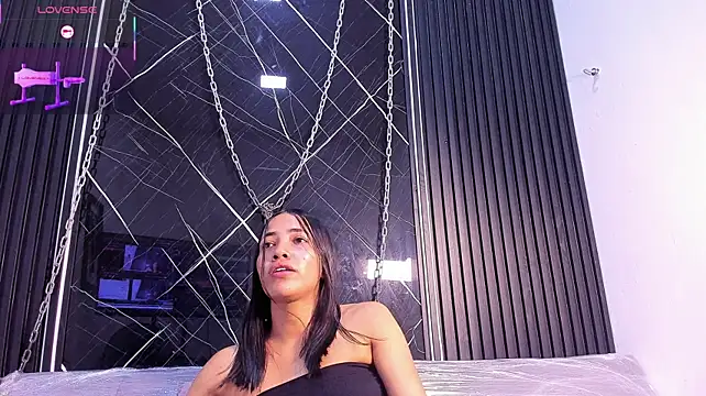 Megan_Duskk Adlı Modelin Canlı XXX Sohbeti