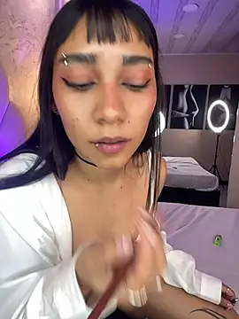 LaylaJames' Live XXX Chat