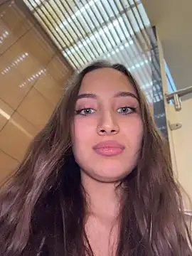 ICrazyOneIRL Chat XXX live