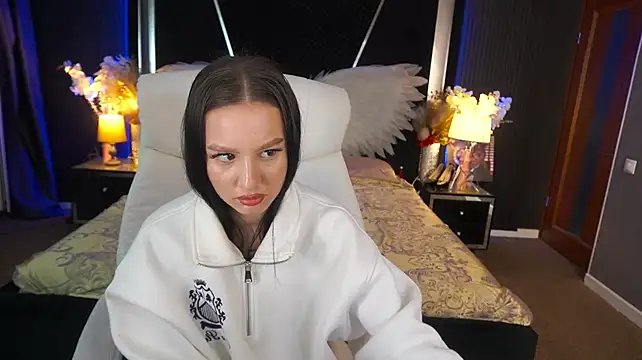 Chat +18 de MissSonyaShy ao vivo