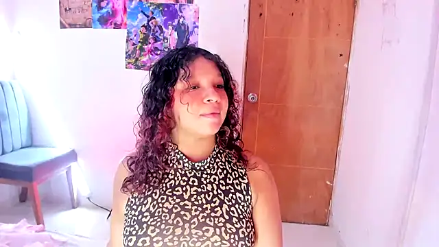 Chat +18 de Emily_Coper18 ao vivo