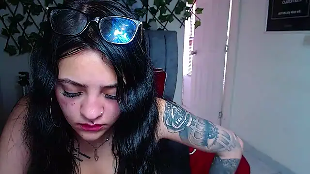 Violettasquirt's Live XXX Chat