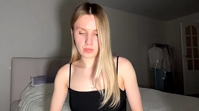 ModestaStorey's Live XXX Chat