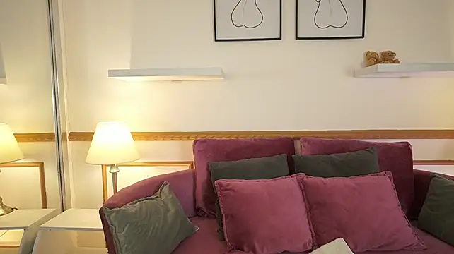 ConnyJenner XXX чат на живо