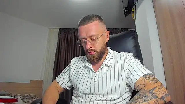 Findom_guy 现场XXX聊天