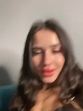 SofiaLaLight Adlı Modelin Canlı XXX Sohbeti