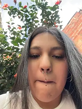 Emily_Gomezz লাইভ XXX চ্যাট