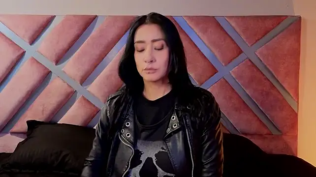 _kelly_hous36 Adlı Modelin Canlı XXX Sohbeti