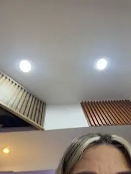 צ'אט XXX בשידור חי של isabella_horney_