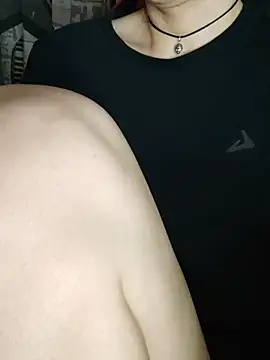 Chat +18 de Aashikalaa ao vivo