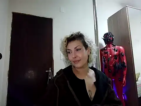 MariLouM Chat XXX in diretta