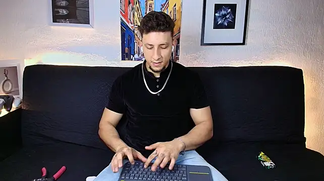 SR_EMILIOCUM – Naživo XXX chat