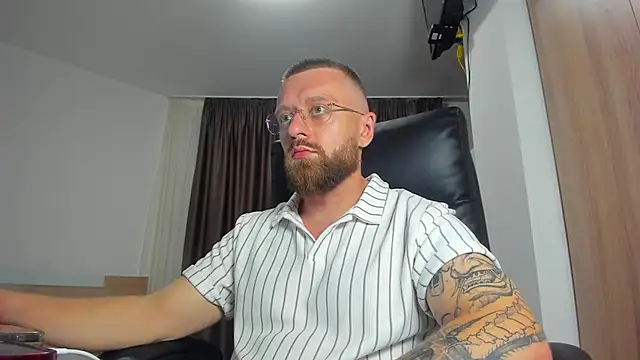 Findom_guy – Naživo XXX chat