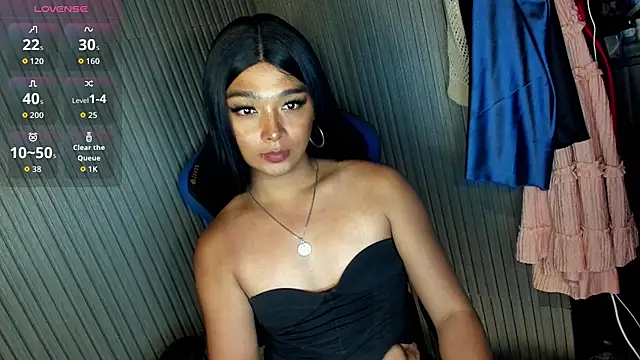 TrinityFucksYou Chat XXX in diretta