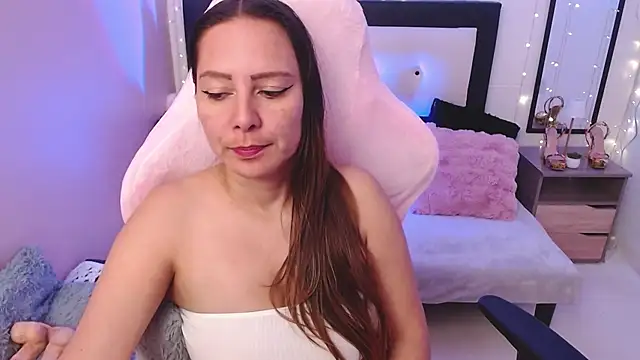 camila_delarosa's Live XXX Chat