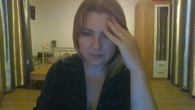 ElenaLove888's Live XXX Chat