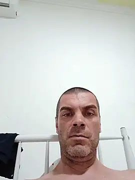 SIRMASTERDOMINATORXXL Adlı Modelin Canlı XXX Sohbeti
