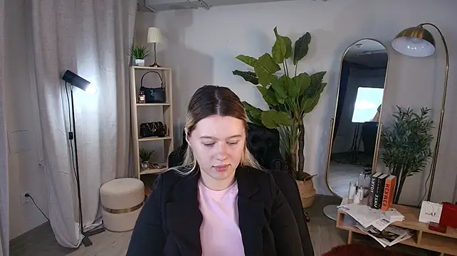 CelestineMauriac Adlı Modelin Canlı XXX Sohbeti
