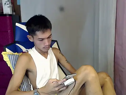 riks_tyler Pertunjukan Webcam