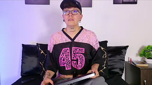 alex_noa Adlı Modelin Canlı XXX Sohbeti