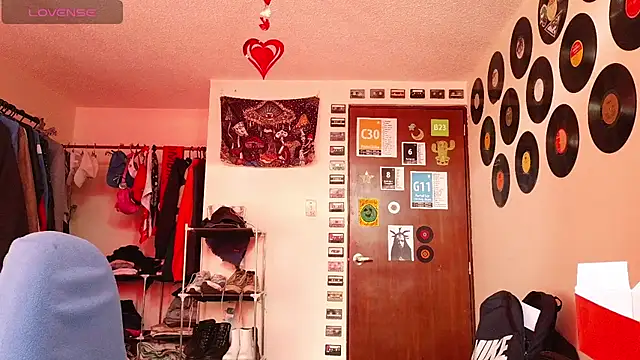 Chatroom XXX en direct de Rossiee_huntt