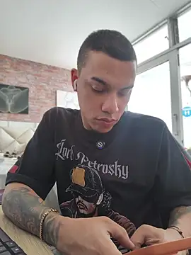 XXX chat uživo modela AlphaMasterXxx