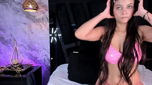 Kendall_Rous_ Live XXX Chat