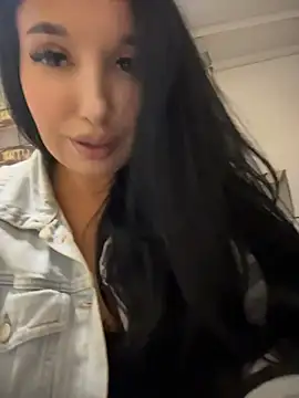 Tisha_Busty Adlı Modelin Canlı XXX Sohbeti