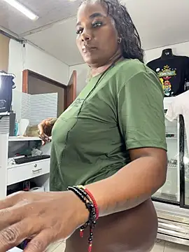 Chat +18 de MAREIA_25 ao vivo