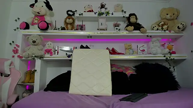 Chat +18 de Nahomy_sh ao vivo