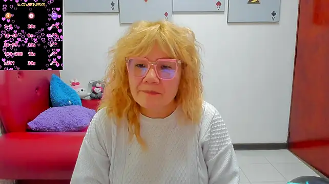 Salomeediaz_ élő XXX-chatje