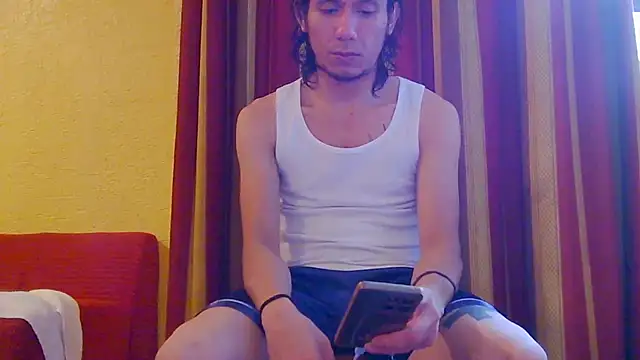 Latinopervs Adlı Modelin Canlı XXX Sohbeti