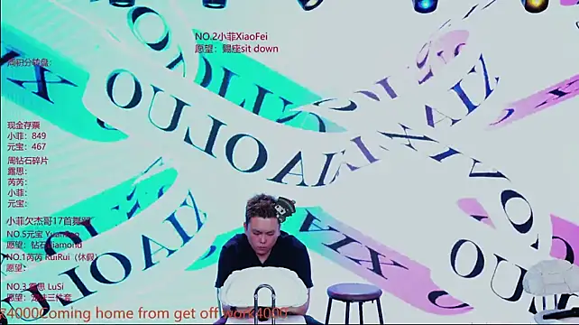 GIVENCHY-001's Live XXX Chat