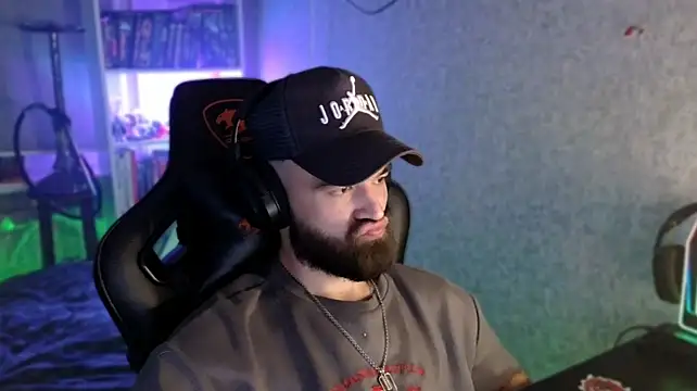 XXX chat uživo modela _Serious_Man
