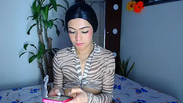 NathalialLooes Show in webcam