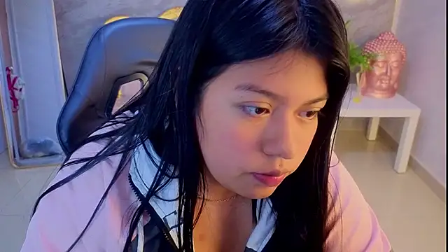 Isaa_s Live XXX-Chat