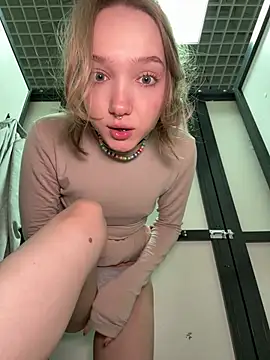 bambi_lu Adlı Modelin Canlı XXX Sohbeti