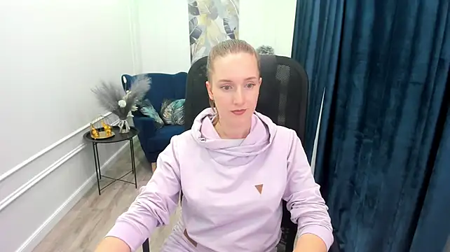 CaseyTerini's Live XXX Chat