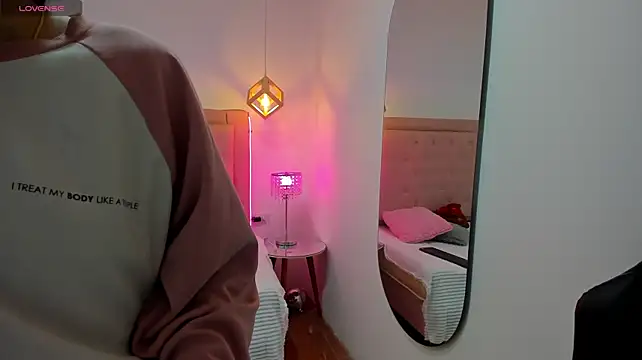 Chat +18 de Jade_Aitana ao vivo