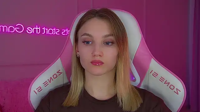 StacyEvances' Live XXX Chat