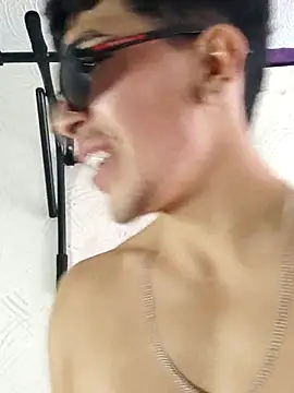 Zayden_Luxn Webbikameraesitys