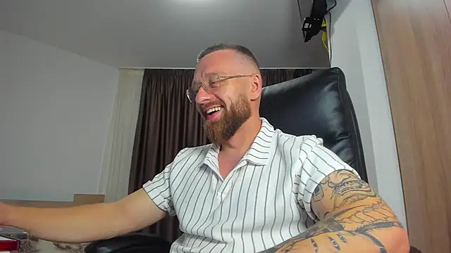 צ'אט XXX בשידור חי של Findom_guy