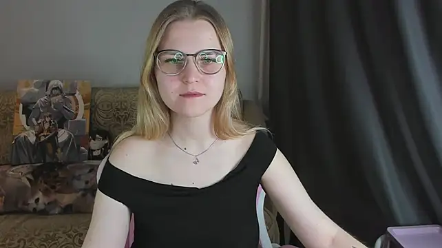 MissBrightShine's Live XXX Chat